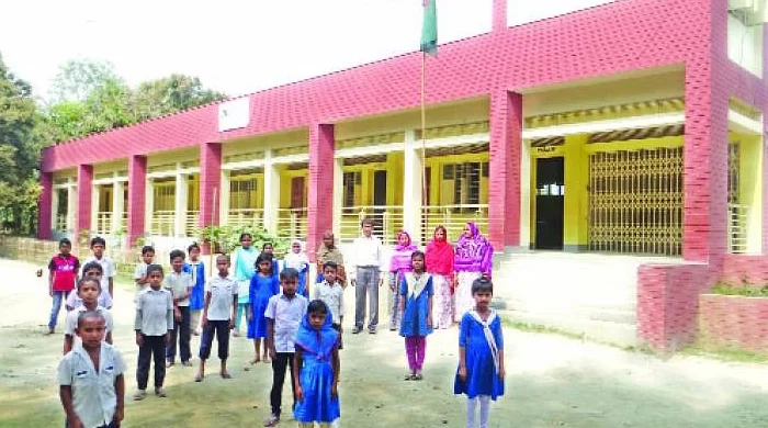 বানারীপাড়ায় প্রধান শিক্ষক ছাড়াই চলছে ৩৬ প্রাথমিক বিদ্যালয়