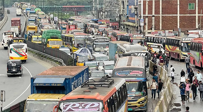ঈদযাত্রা: গাজীপুরের দুই মহাসড়কে ১৫ কিলোমিটার যানজট