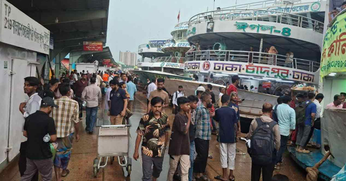 ঈদযাত্রা: বৈরী আবহাওয়ায় সরদঘাটে ঘরমুখো যাত্রী কম