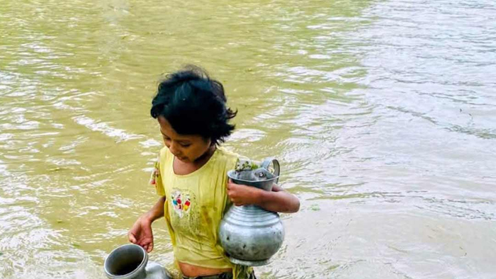 চট্টগ্রামে পানিবন্দি ১০ লাখ মানুষ, মানবেতর জীবন
